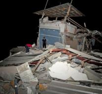 Ecuador quake claims 28 lives