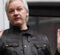 'Ecuador wants to put Assange out of embassy'