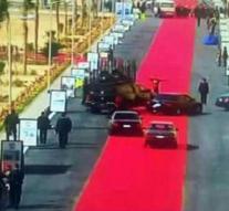 Egypt laughs at red carpet