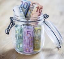 Elderly couple accidentally throws 32,000 euros away