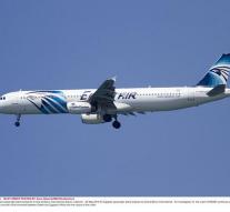 Emergency landing after bomb threat phone EgyptAir (2)