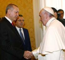 Erdogan visits Pope