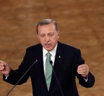 Erdogan wants to command soldiers and spies