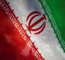 EU extends sanctions against Iran