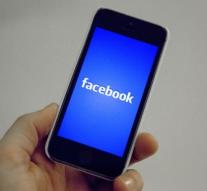 Facebook earns more to mobile users