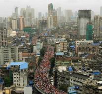 Farmers protest massively in Mumbai