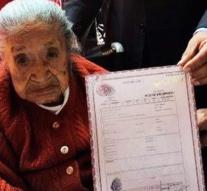 Female (117) dies day after receiving birth certificate