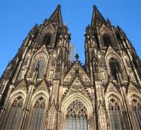 'Fences around Cologne Cathedral in New'