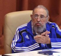Fidel Castro (89) shows itself