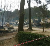 Hundreds of tourists evacuated after fire Italian camp