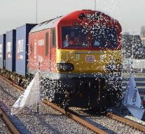 First freight train from China arrives in London