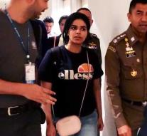 Fleeing Saudi (18) leaves Bangkok airport