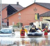 Flooding Italy makes hundreds homeless
