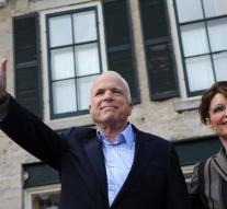 'Former right hand Palin not welcome to funeral McCain'