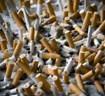 France selects neutral cigarette packs