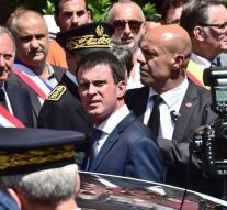 French Prime Minister jeered at memorial Nice
