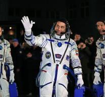 Fresh astronauts to ISS