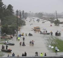 Furniture store Houston leaves evacuees overnight