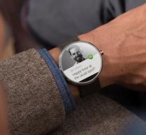 Google gives Android Wear new features