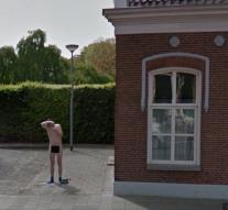 Google Maps shows naked man Groningen