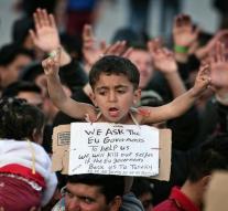 Greece begins with returning migrants