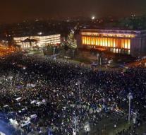 Half a million angry Romanians street