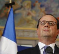 Hollande met with boos and tears