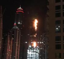 Huge fire in skyscraper Dubai
