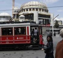 Huge mosque will soon dominate Taksim Square