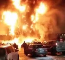 Hundreds of people fleeing flames in Moscow mall