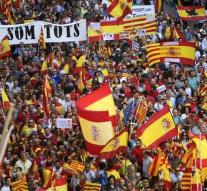 Hundreds of thousands argue for Spanish unity