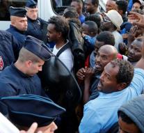 Hundreds of thousands of migrants returned to their own country