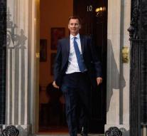Hunt succeeds Johnson in cabinet-May