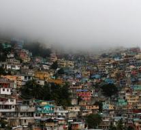 Hurricane threatens massive slum