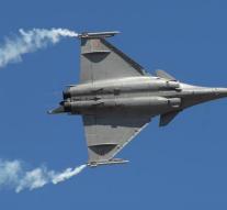 India buys French fighter-bombers