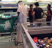 Iran sends food aid to Qatar