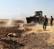 Iraqi army puts attack on Hamdaniyah