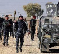 Iraqi army wins city south of Mosul