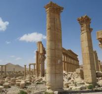 IS destroys rejoin ancient city of Palmyra