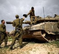 Israeli tank kills Palestinian border