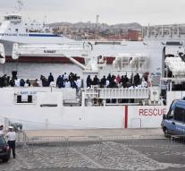 Italy does not allow rescued migrants to disembark