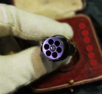 James Bond-style pistol ring under the hammer