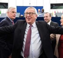 Juncker runs Davos because of stomach flu