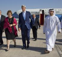 Kerry to Emirates on Syria