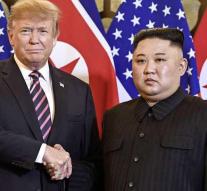 Kim and Trump shake hands warmly