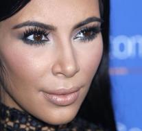 Kim Kardashian held at gunpoint in Paris