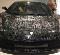 Lamborghini scratch out the name of art