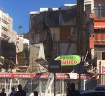 Large building collapses in Tenerife