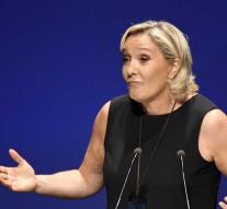 Le Pen refuses to judge psychiatric investigation