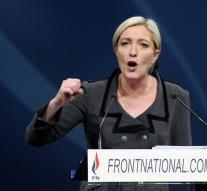 Le Pen returned to the head of Front National
